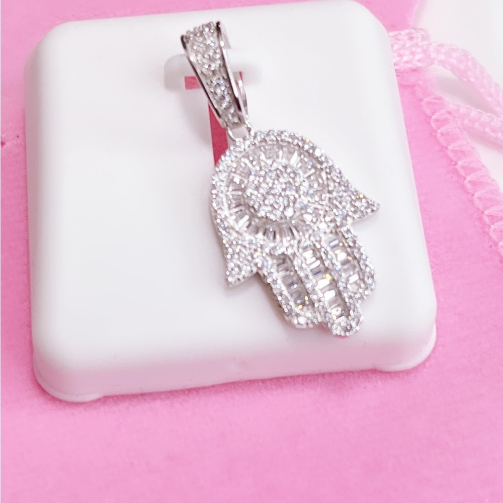 Elegant Silver Hamsa Pendant